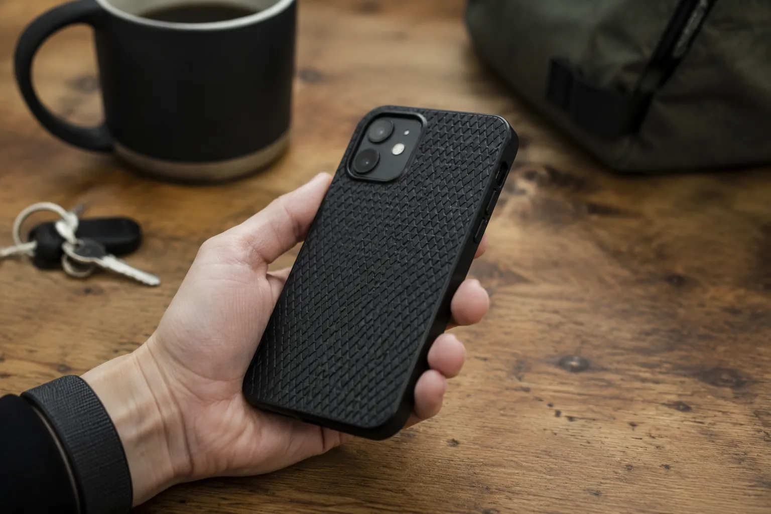 No More Slippery Slips: Textured Cases for Clammy Palms